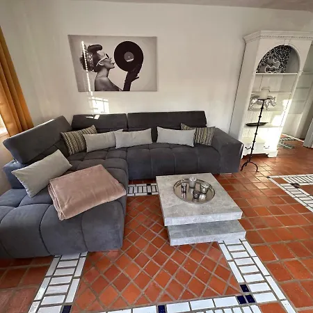 Huus An't Koornfeld, Urlaub An Der Nordsee Im Herzen Von Ostfriesland, Nahe Norden-norddeich Apartment *